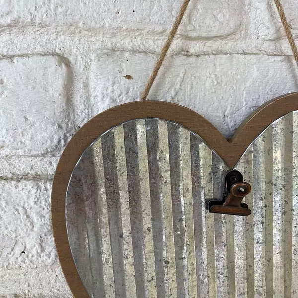 Corazón En Madera Y Metal Para Notas O Fotos