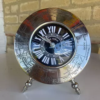 Reloj Quarzo De Mesa Con Diseño De Mapa Pila Aa