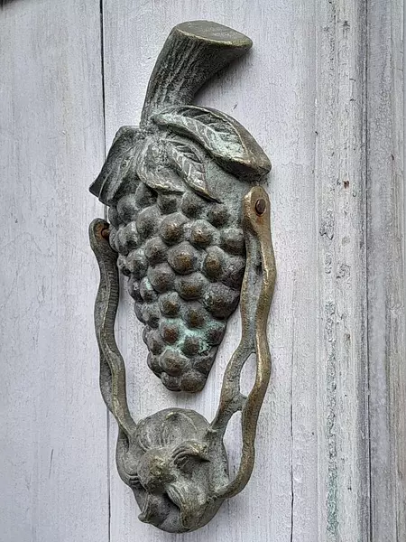 Aldaba De Frutas En Bronce