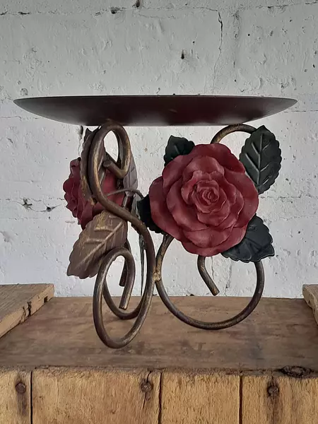 Soporte Metálico Y Rosas De Resina