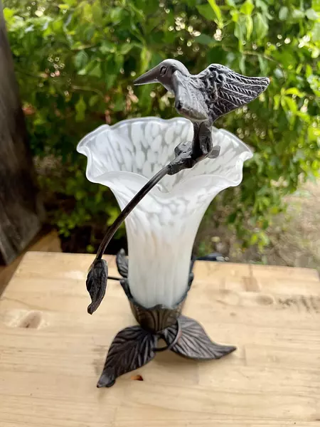 Lámpara Colibrí De Bronce Y Campanilla De Vidrio