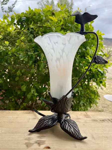 Lámpara Colibrí De Bronce Y Campanilla De Vidrio