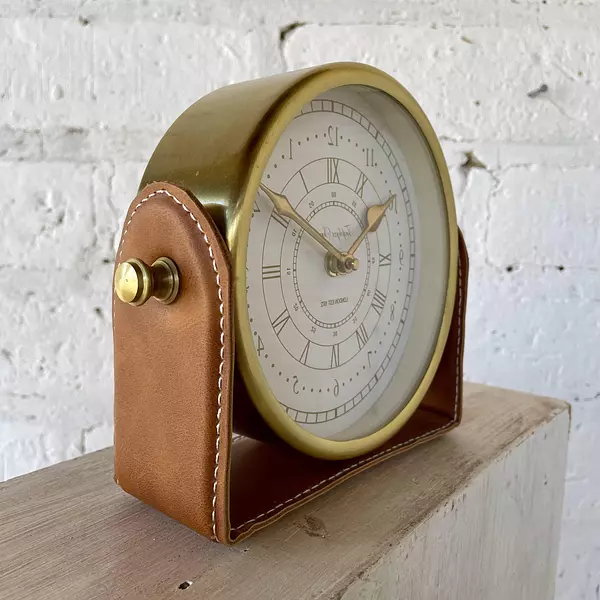 Reloj Retro De Pilas Con Apariencia Antiguo