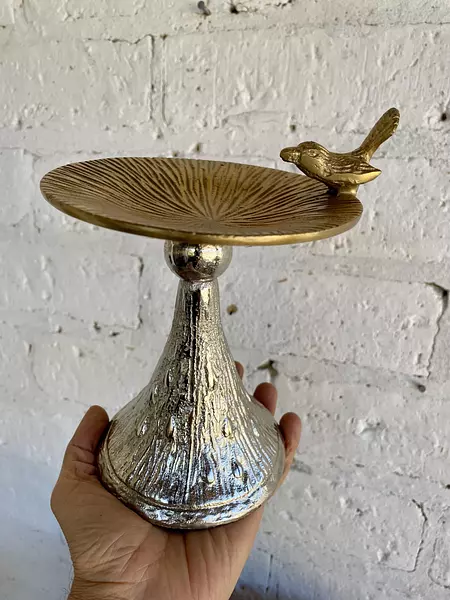 Plato Sobre Pedestal Decorado Con Un Pajarito