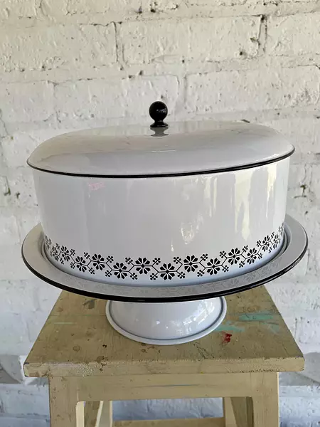 Soporte Metal Esmaltado Para Torta Con Tapa