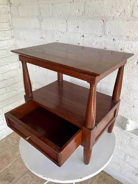 Mesa Auxiliar Madera Flor Morado