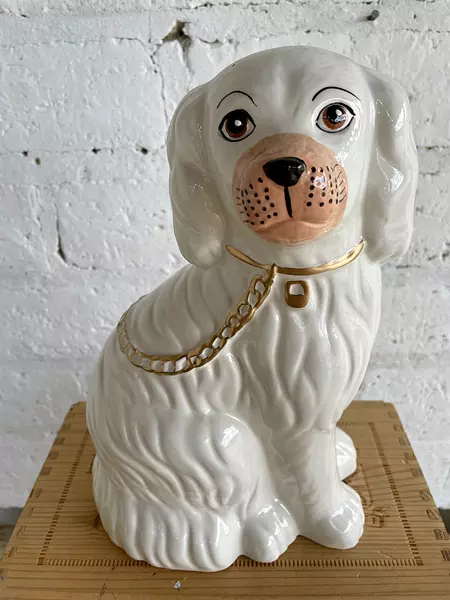 Perro Porcelana Estilo Staffordshire Cabeza Hacia La Derecha