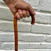 Bastón Antiguo De Bambú Con Mango Curvado.