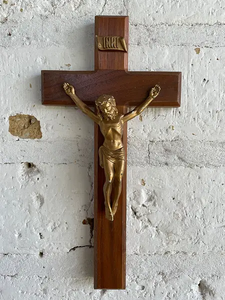 Crucifijo Madera Y Resina