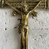 Crucifijo Dorado De Pared Y Crucero Calado - Colombia 1980