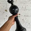 Gallo Sobre Globo Con Pedestal En Resina