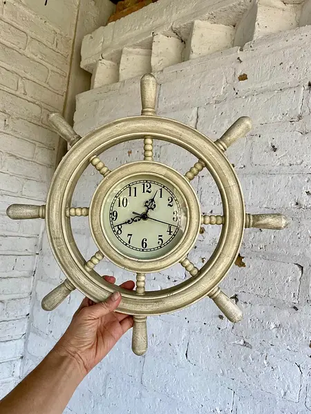Reloj Con Marco De Madera