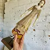 Figura De Muñeca Artesanal Sobre Pedestal