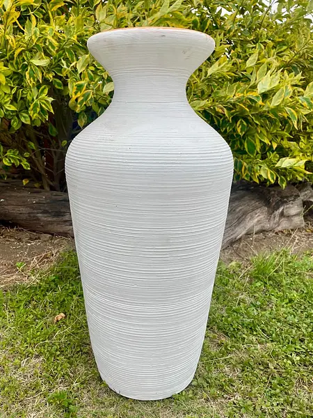 Tinaja En Cerámica Elaborada Por Alfareros En Boyacá.