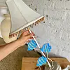 Lámpara De Mesa Con Peces Y Caperuza En Lino