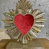 Corazón Kitsch De Rayos Espejados Sobre Base Dorada