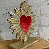 Corazón Kitsch De Rayos Espejados Sobre Base Dorada
