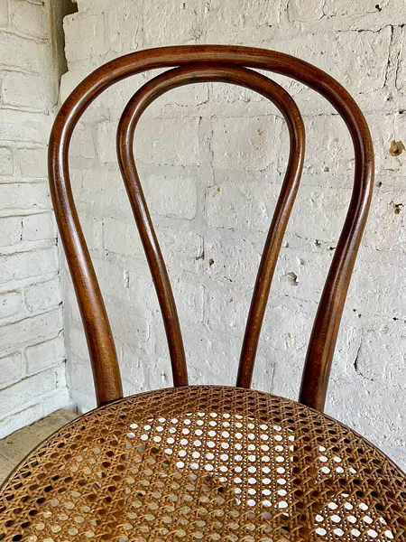 Silla Estilo Thonet Con Asiento Tejido - Rumania 1960