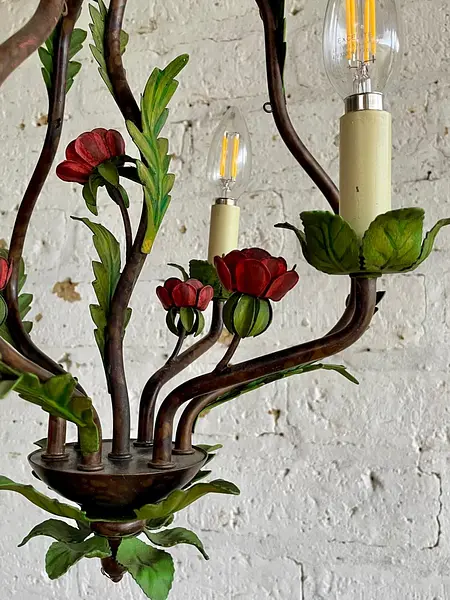 Lámpara De Araña Metálica Con Hojas Y Flores