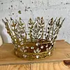 Corona Decorada Con Adornos Que Imitan Diamantes