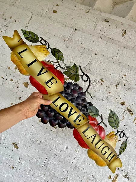 Placa Con Frutas Hojas Y Cinta "Vive, Ama, Rie"