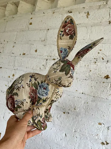 Conejo Artesanal Forrado En Tela De Jacquard Y Millaré