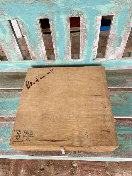 Caja De Madera Para Botellas De Vino - U.S.A. 2005