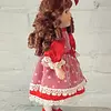 Muñeca De Rizos Y Traje Rojo